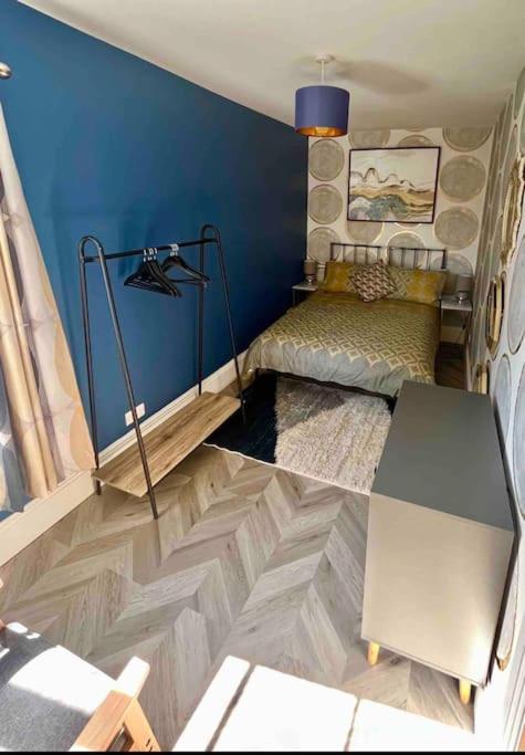 Spacious Semi-Detached Southsea House, Free Parking On Drive Portsmouth Buitenkant foto