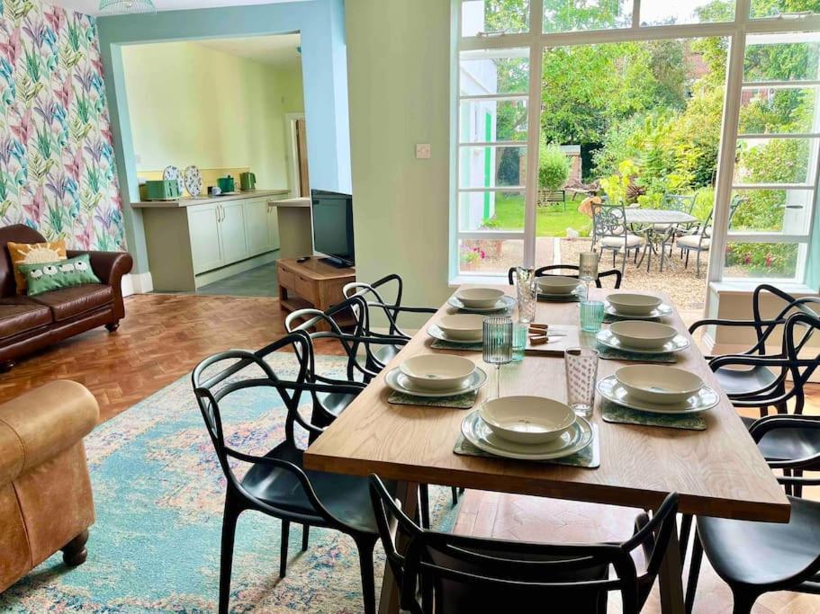 Spacious Semi-Detached Southsea House, Free Parking On Drive Portsmouth Buitenkant foto