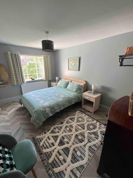 Spacious Semi-Detached Southsea House, Free Parking On Drive Portsmouth Buitenkant foto