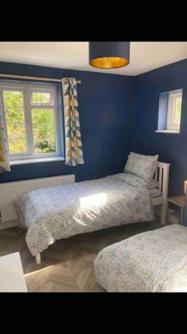 Spacious Semi-Detached Southsea House, Free Parking On Drive Portsmouth Buitenkant foto