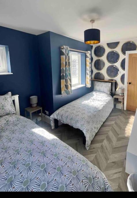 Spacious Semi-Detached Southsea House, Free Parking On Drive Portsmouth Buitenkant foto