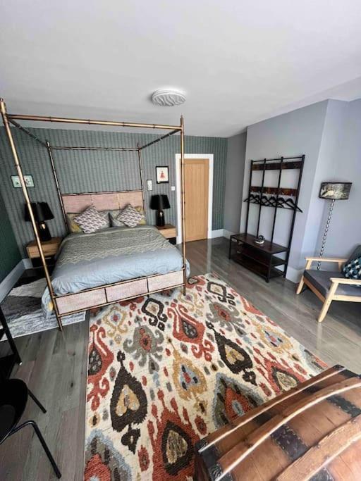 Spacious Semi-Detached Southsea House, Free Parking On Drive Portsmouth Buitenkant foto
