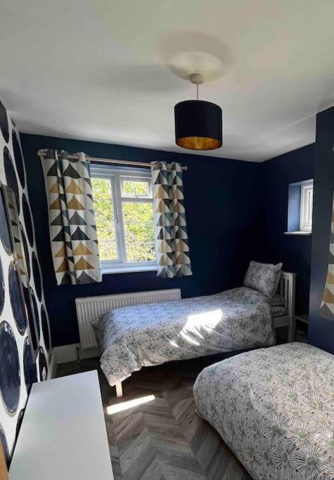 Spacious Semi-Detached Southsea House, Free Parking On Drive Portsmouth Buitenkant foto