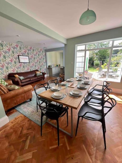 Spacious Semi-Detached Southsea House, Free Parking On Drive Portsmouth Buitenkant foto