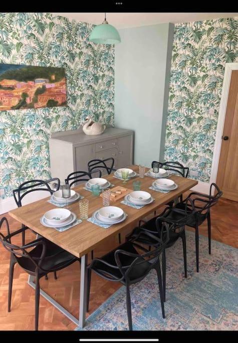 Spacious Semi-Detached Southsea House, Free Parking On Drive Portsmouth Buitenkant foto